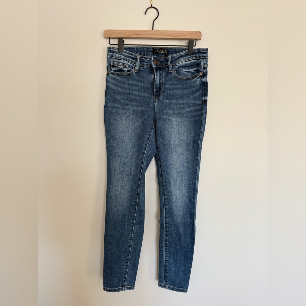 Judy Blue Abbey Relaxed Fit in Vintage Mid-Wash Ankle Jeans size 27 - Picture 2 of 9